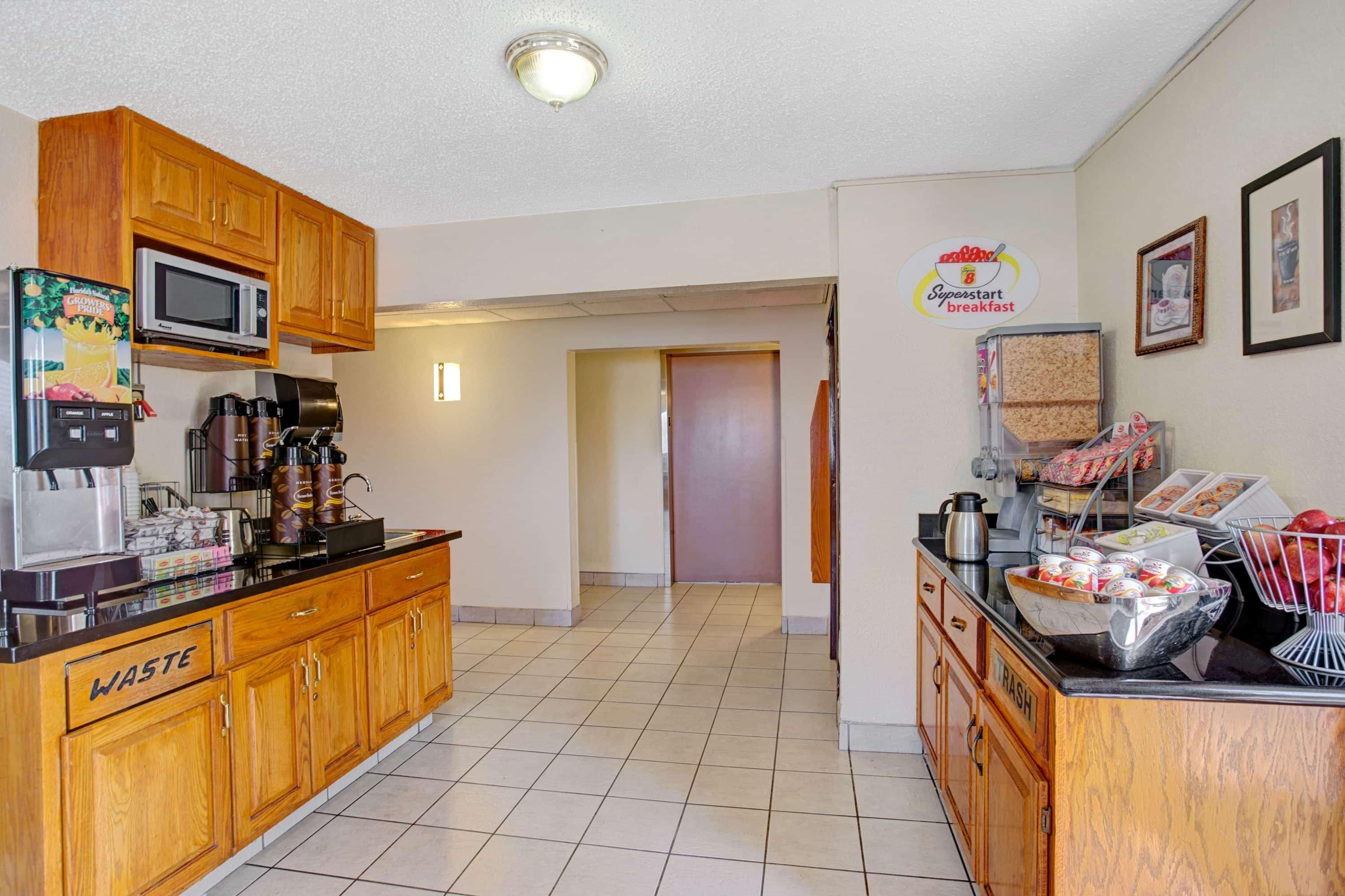 Hotel Super 8 By Wyndham College Park Wash Dc Area Esterno foto